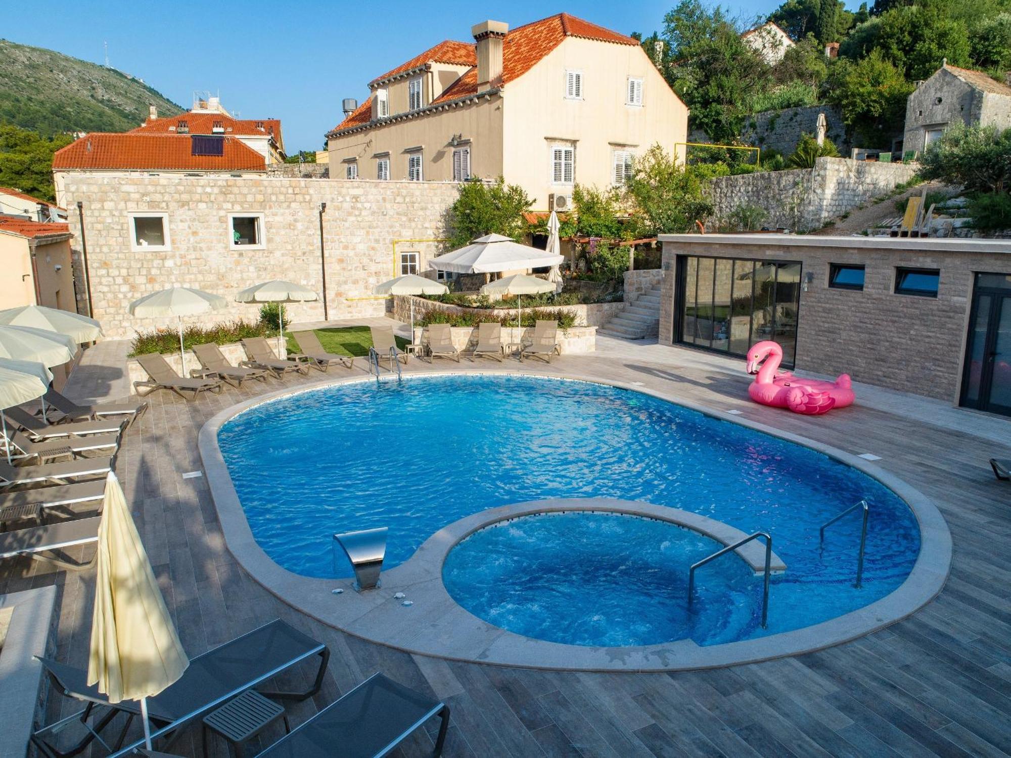 Orka Apartman *